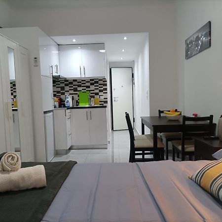 City Adventures Apartment Atena Exterior foto